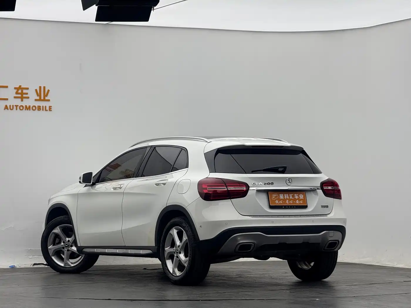 Mercedes-Benz GLA 2018 GLA 200 Dynamic фото 14