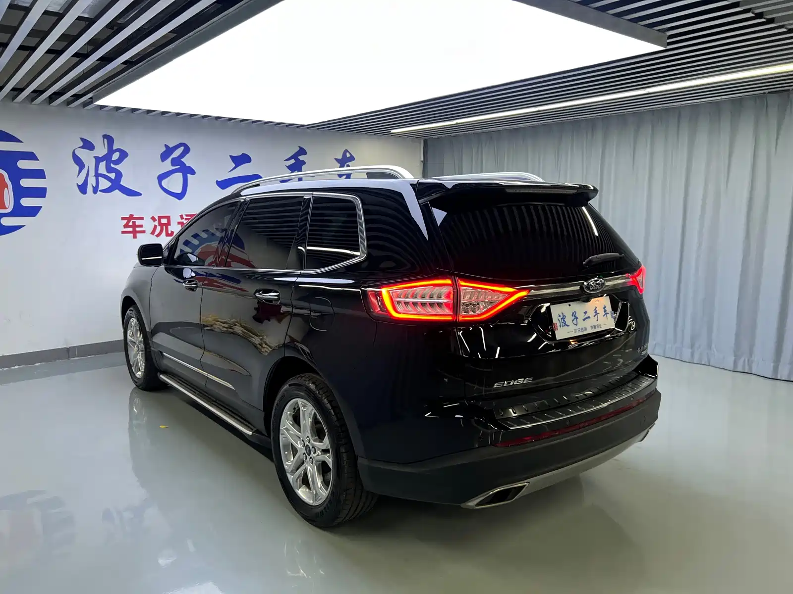 Фото 16 - Ford Edge