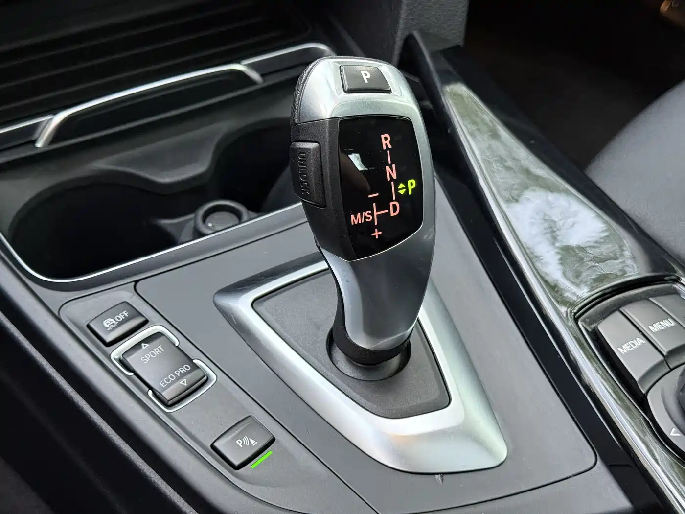 BMW 3 Series GT 2018 320i Fashion фото 28