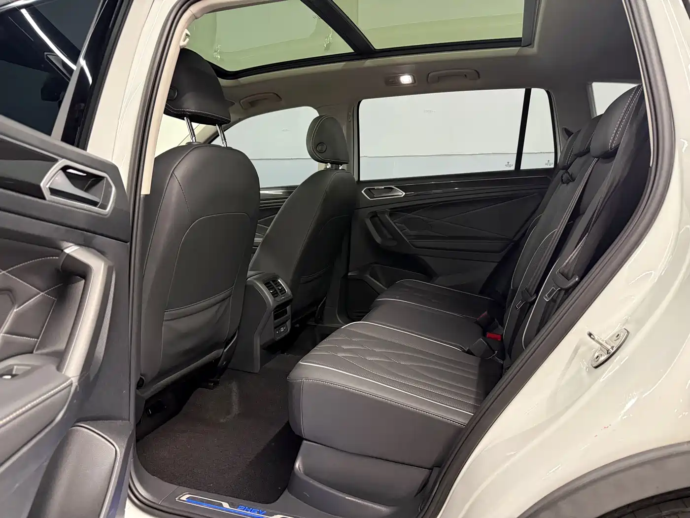 VOLKSWAGEN TIGUAN L NEW ENERGY