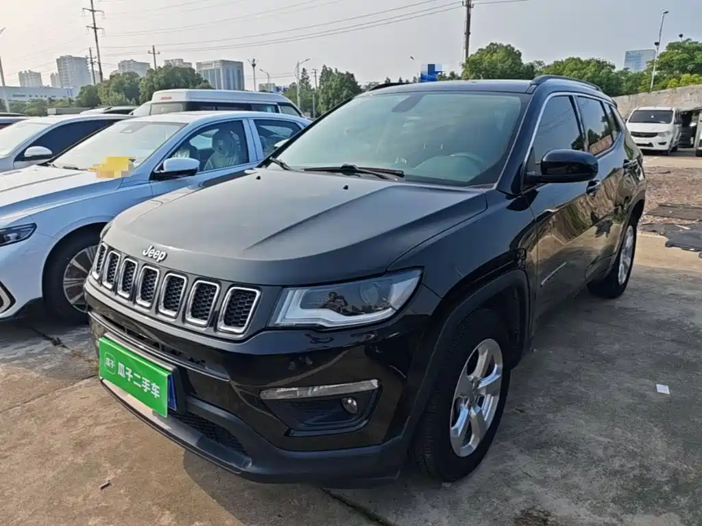 Фото 1 - Jeep Compass