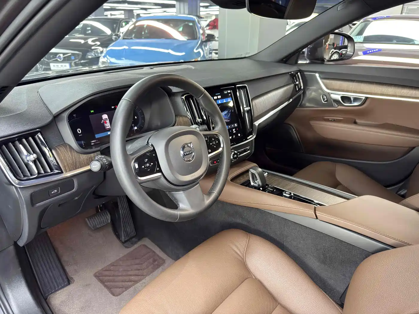 VOLVO V90