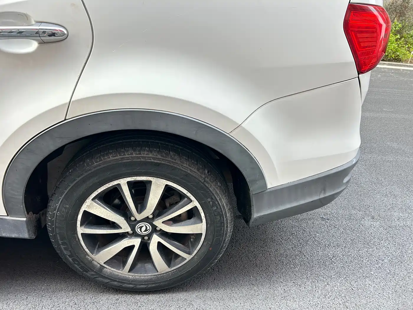 Dongfeng Fengguang Fengguang 580 2016 2016 Model 1.5T Manual Comfort Version