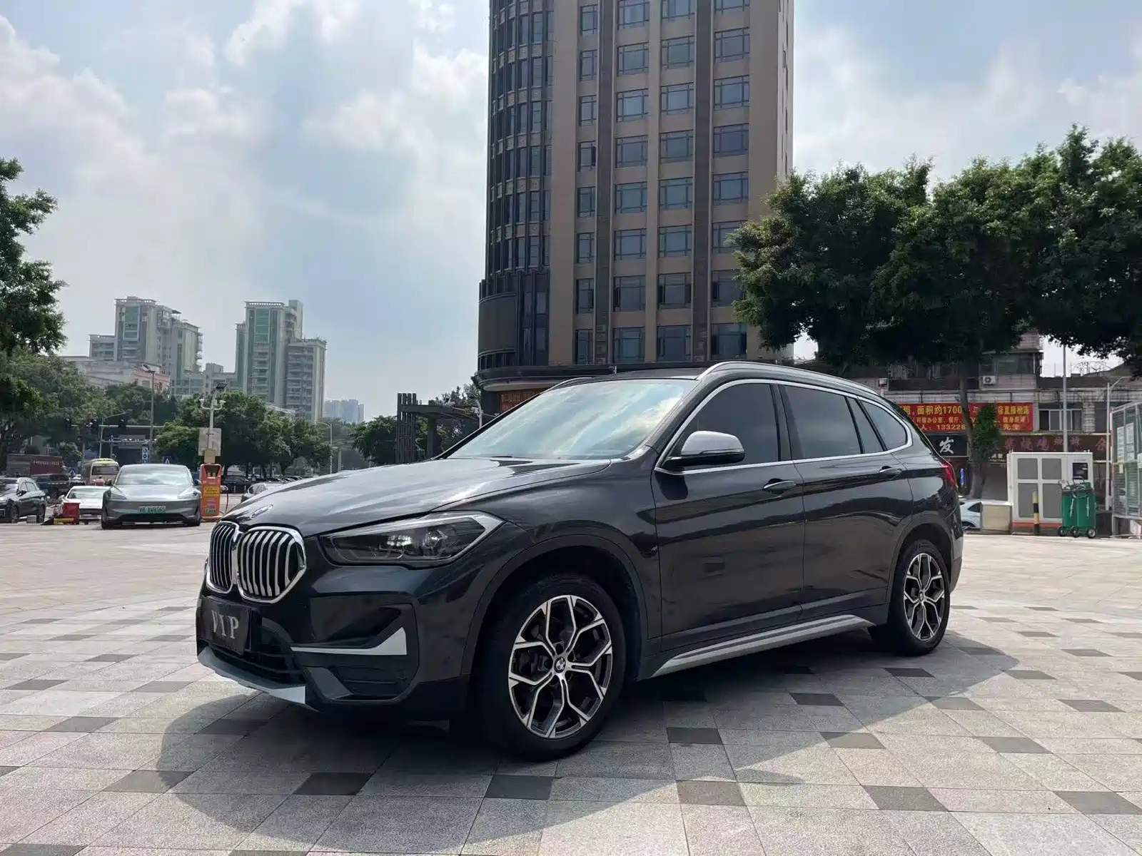 Photo 1 - BMW X1