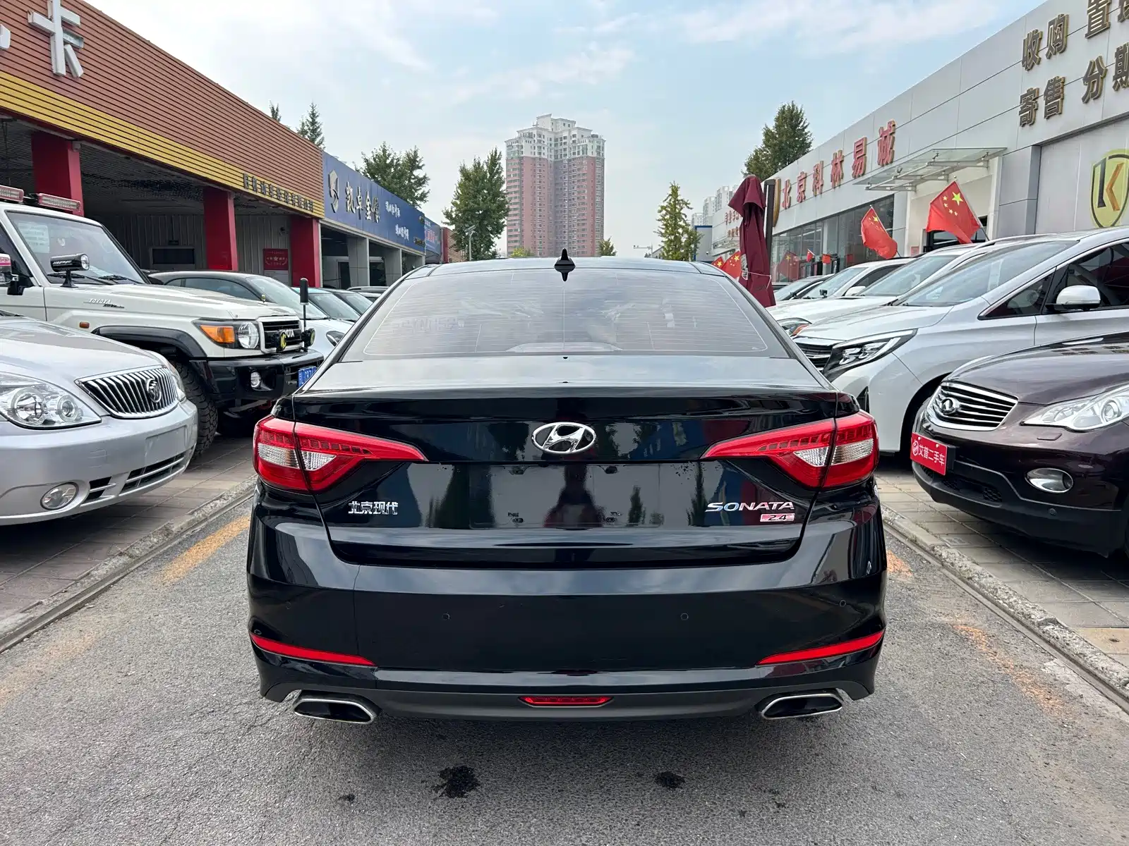 Photo 3 - Hyundai Sonata