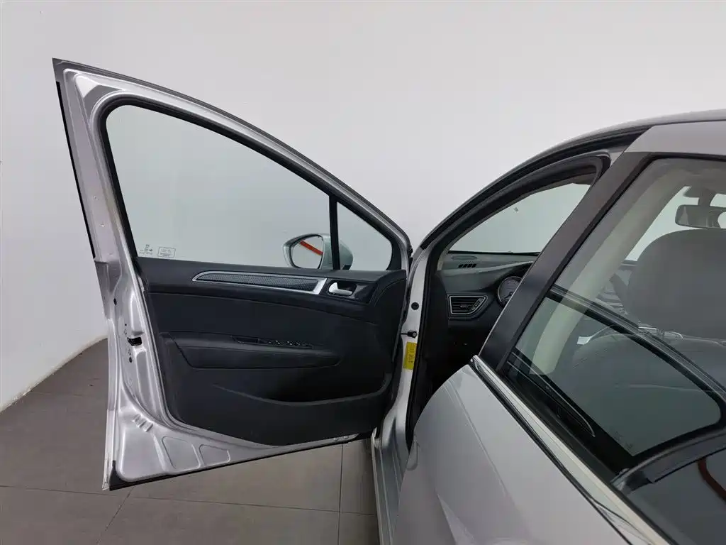 Peugeot 308 2012 1.6L Automatic Trend Type фото 8