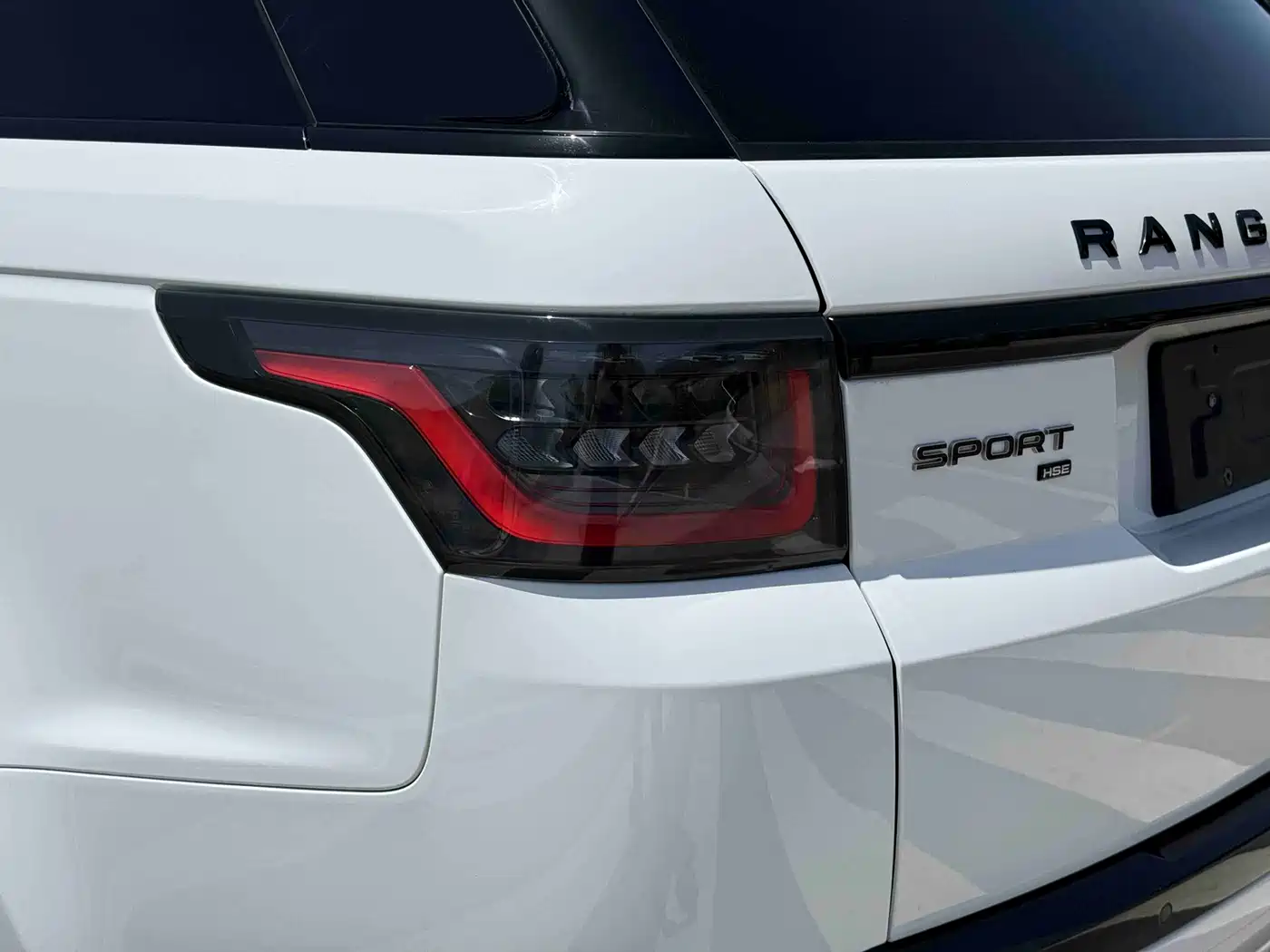 Land Rover Range Rover Sport 2021 3.0 L6 Gloss Black Edition фото 29
