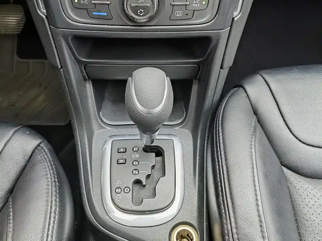Peugeot 308 2012 1.6L Automatic Trend Type фото 13