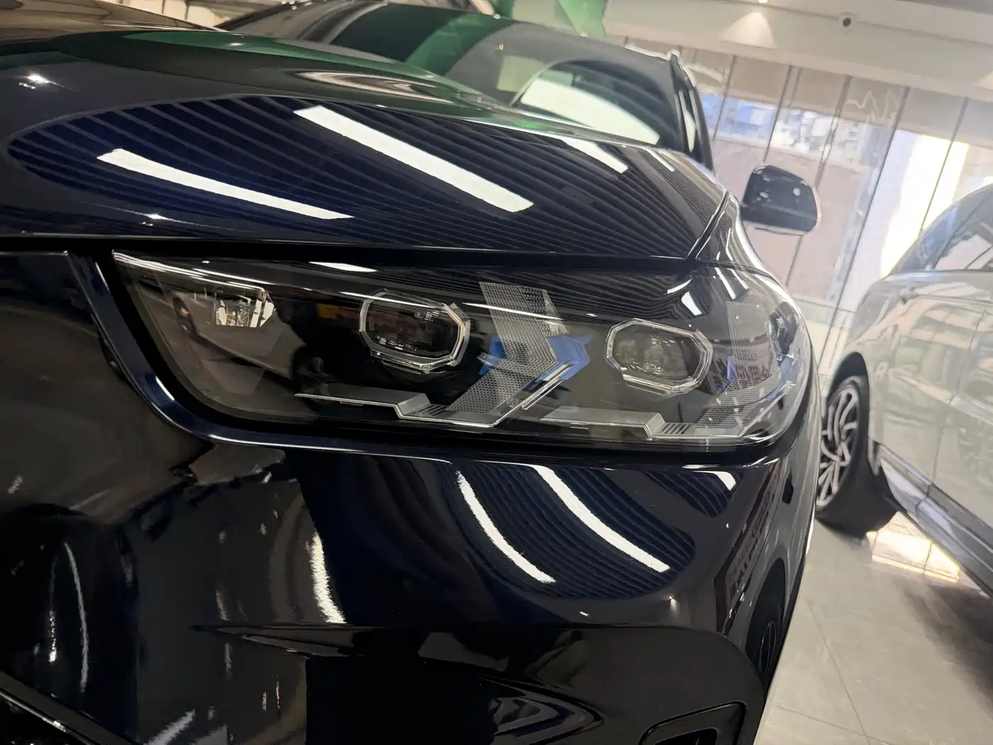 BMW X5 2023 xDrive 40Li M Sport Black Night Package фото 16
