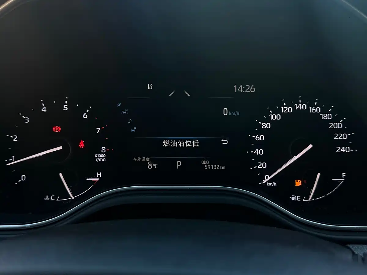 Toyota Avalon 2022 2.0L XLE Premium фото 13