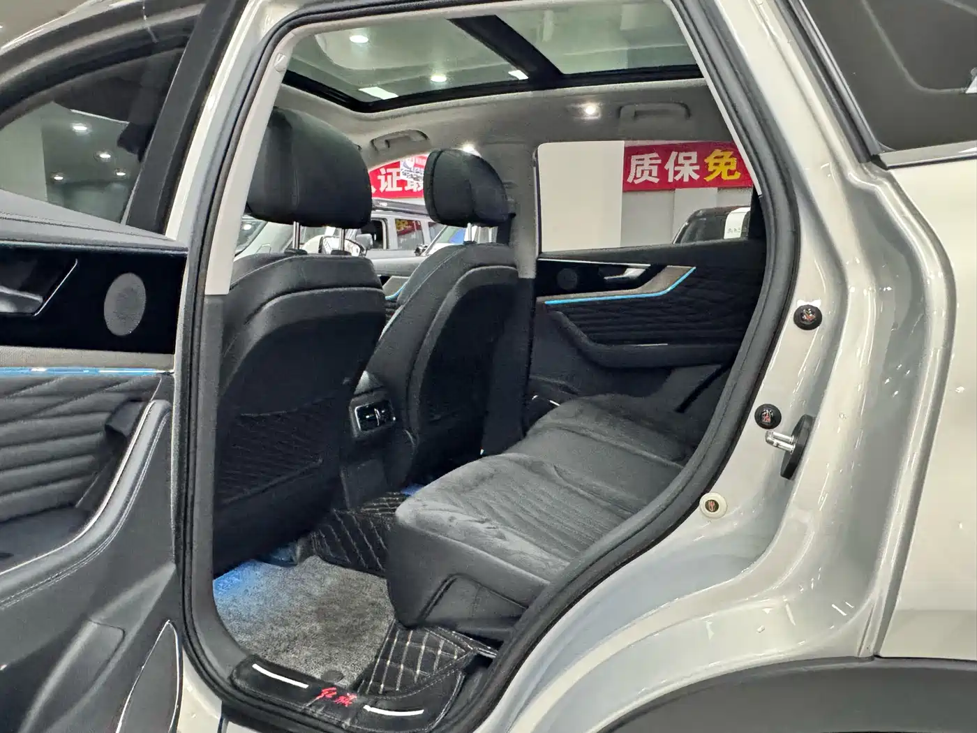 Hongqi HS5 2022 Facelift 2.0T Smart Flag Enjoyment Edition фото 8