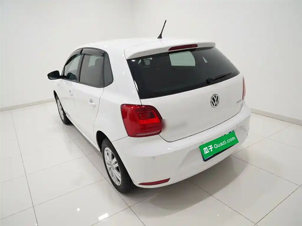 Volkswagen Polo 2016 1.4L Manual Trend фото 5