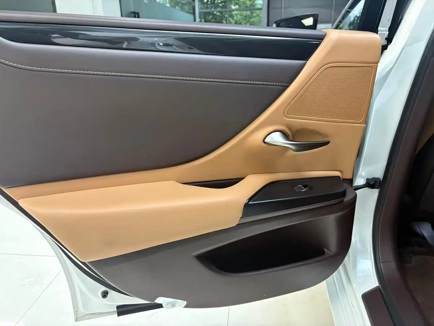 Lexus ES 2020 200 Excellence фото 13