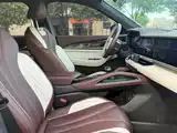 Фото 9 - Geely Monjaro