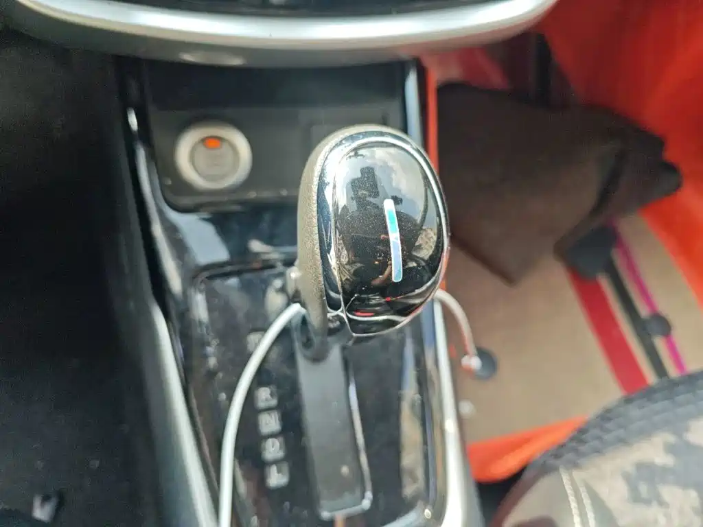 Photo 10 - Nissan Tiida
