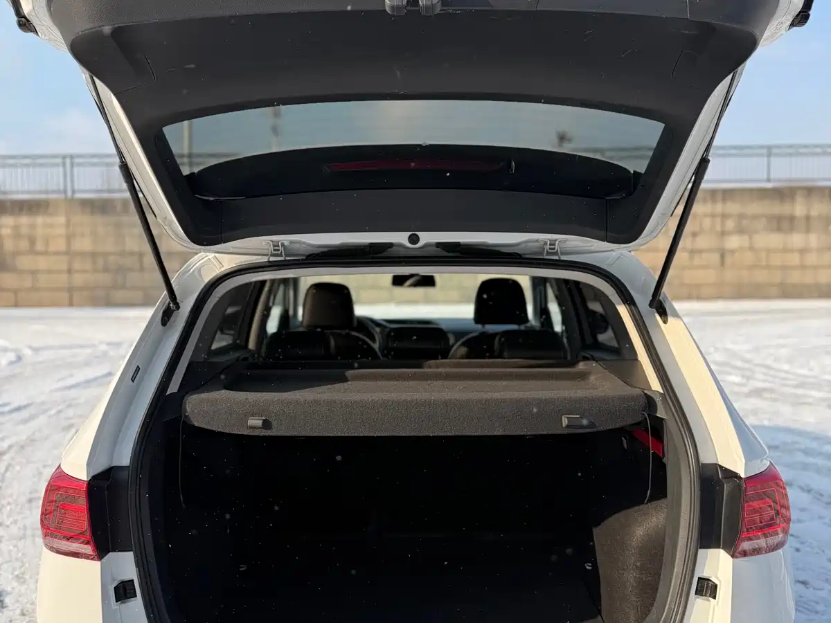 Volkswagen Tharu 2022 280TSI FWD Luxury Edition фото 9