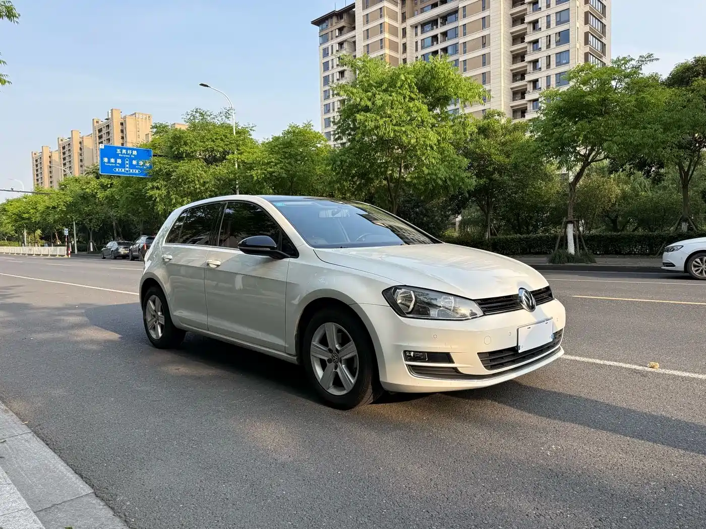 Volkswagen Golf 2017 230TSI Auto Comfort Millionth Anniversary Edition фото 3