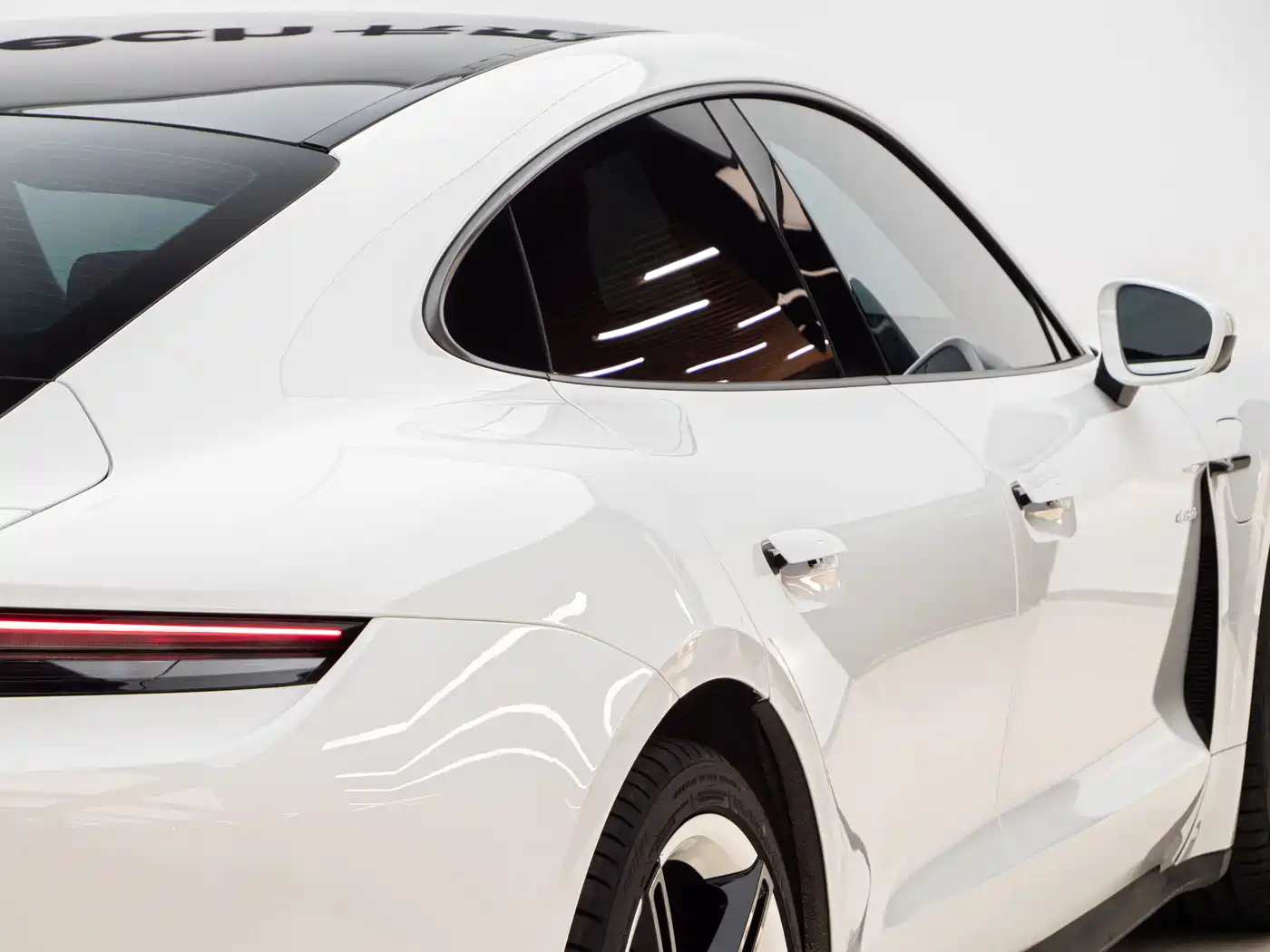 Porsche Taycan 2022 Facelift Taycan фото 6
