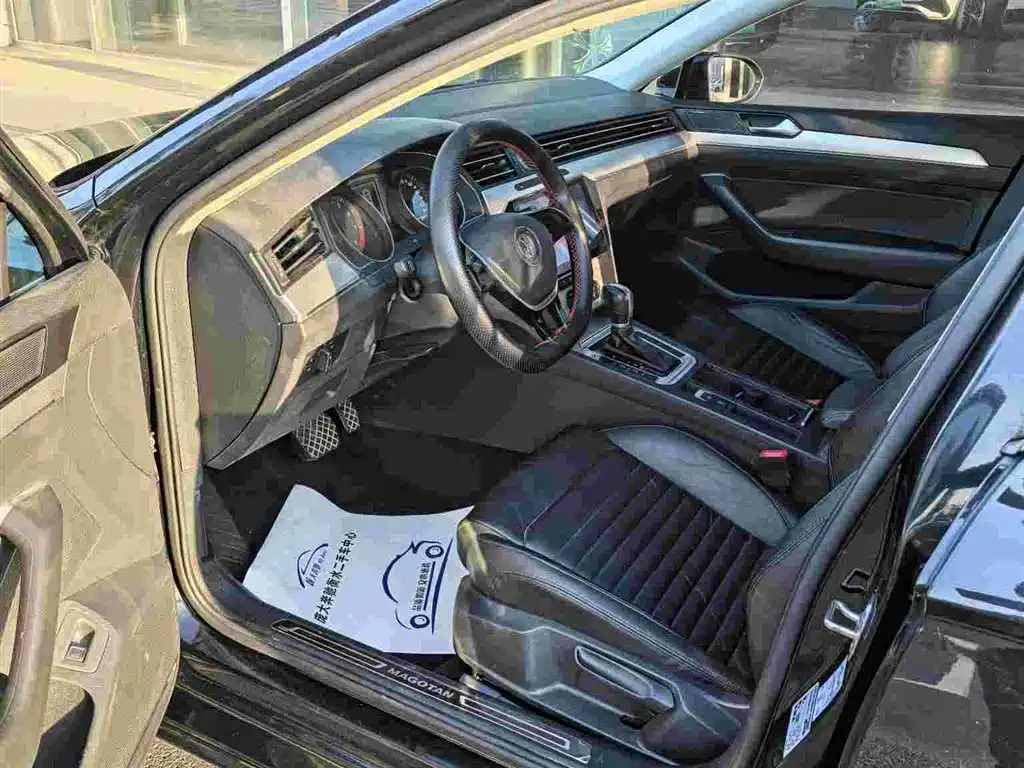 Volkswagen Magotan 2018 280TSI DSG Comfort фото 6