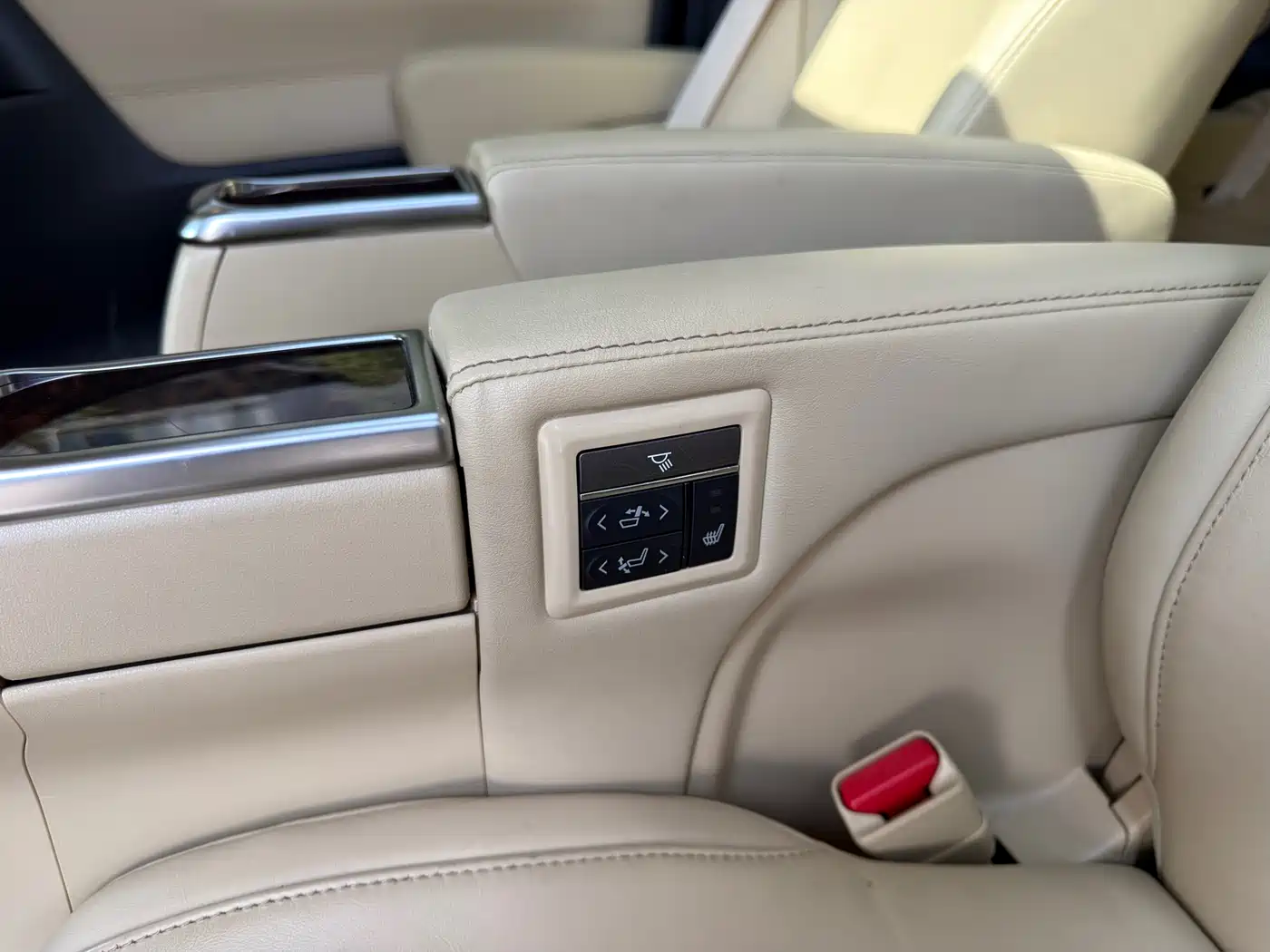 Toyota Alphard 2020 Hybrid 2.5L Premium Edition фото 9