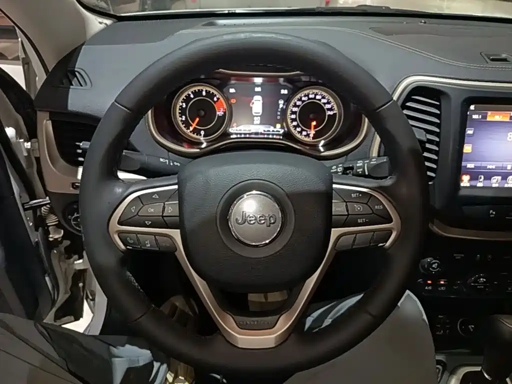 Jeep Cherokee 2019 2017 2.0L Superior Edition