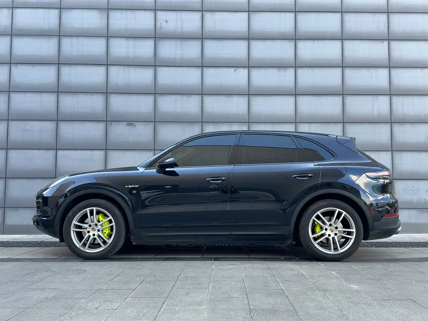 Porsche Cayenne New Energy 2022 Cayenne E-Hybrid 2.0T Platinum Edition фото 2