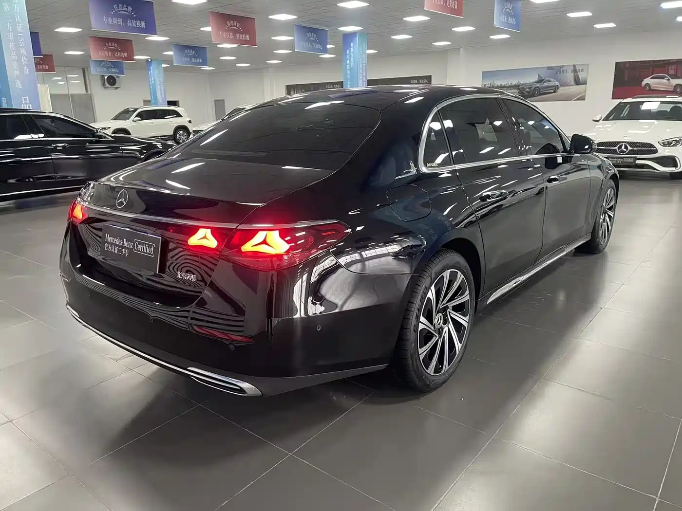 Mercedes-Benz E-Class 2025 E 300 L Luxury фото 7