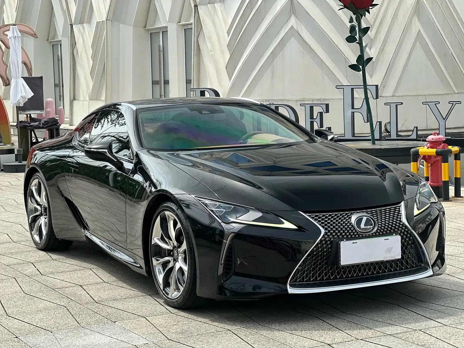 Фото 3 - Lexus LC