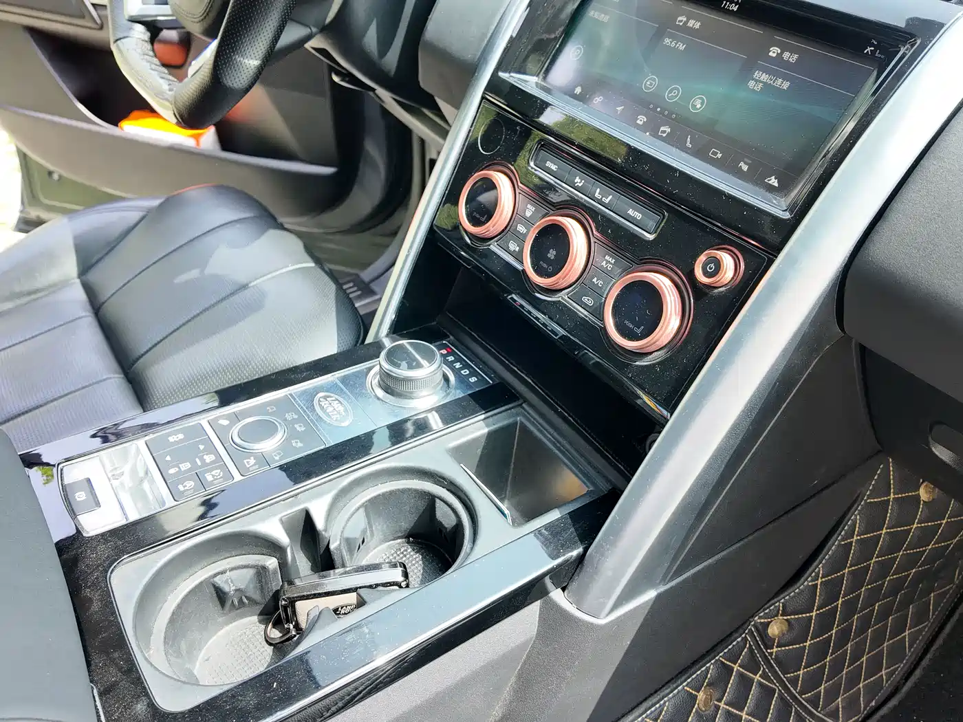 Land Rover Discovery 2018 3.0 SC V6 SE фото 8