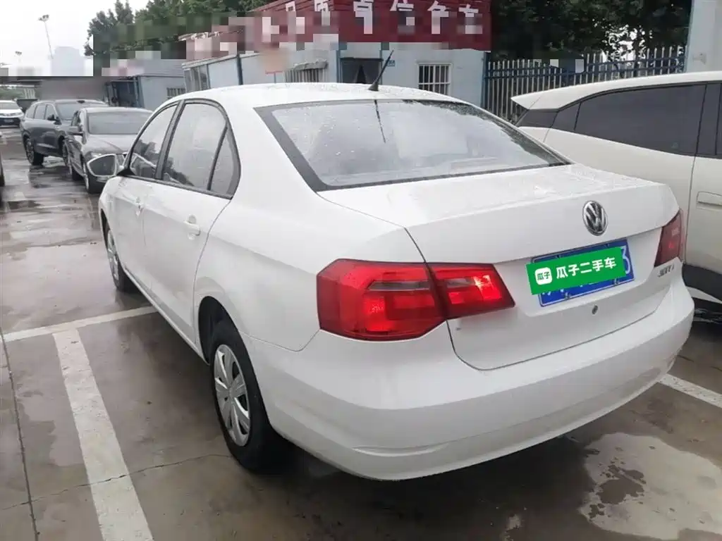 Volkswagen Jetta 2015 1.6L Manual Trend фото 5