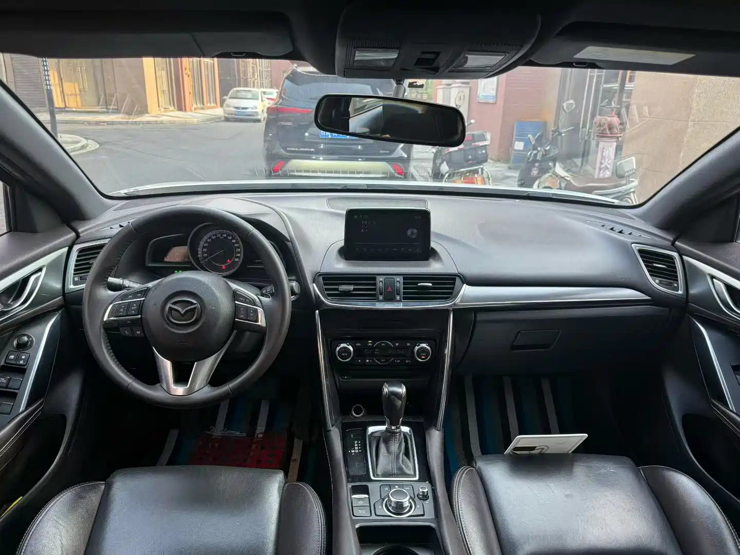 Фото 9 - Mazda CX-4