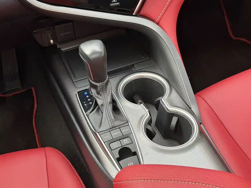 Toyota Camry 2021 Hybrid 2.5HS Fashion Edition фото 10