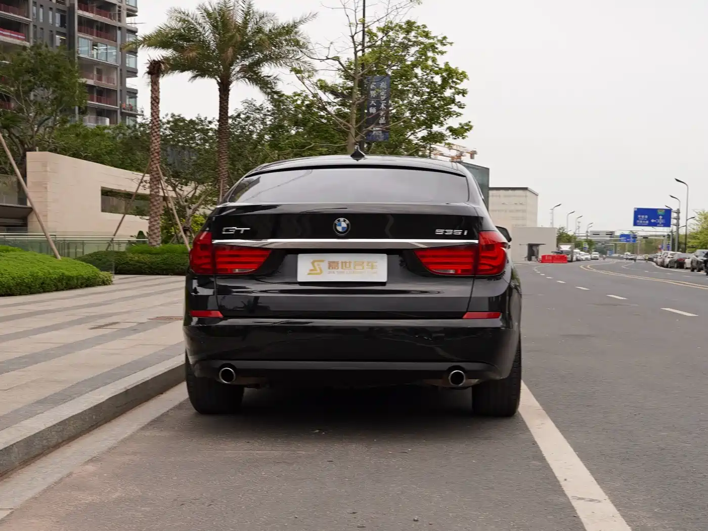 BMW 5 Series GT 2013 535i Elegance фото 12