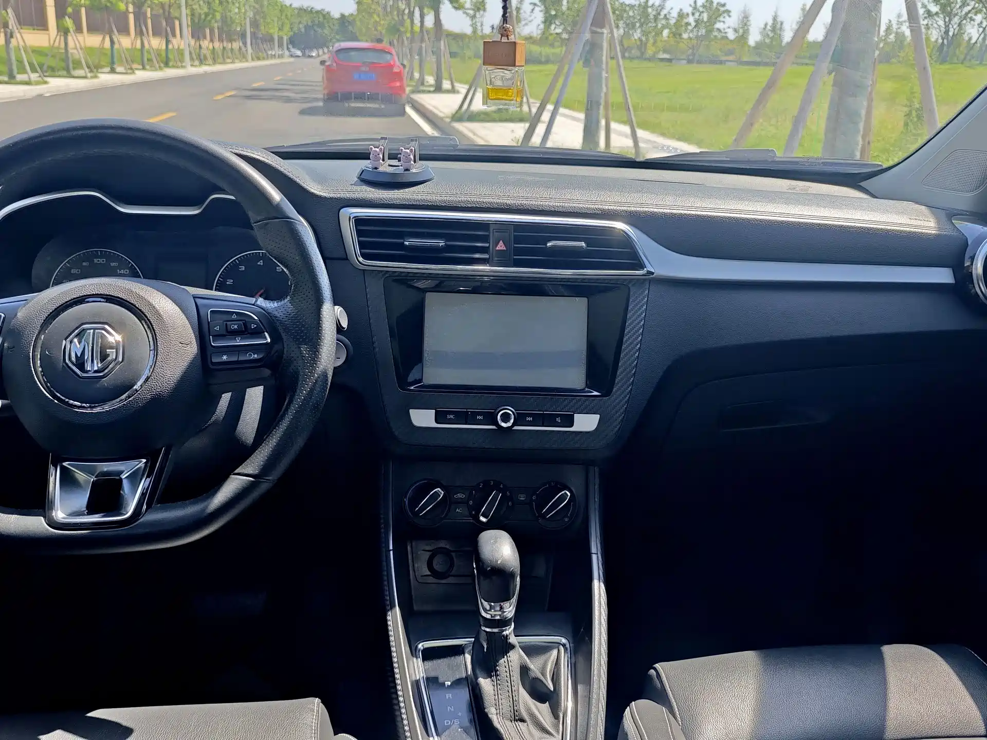 Фото 7 - MG ZS