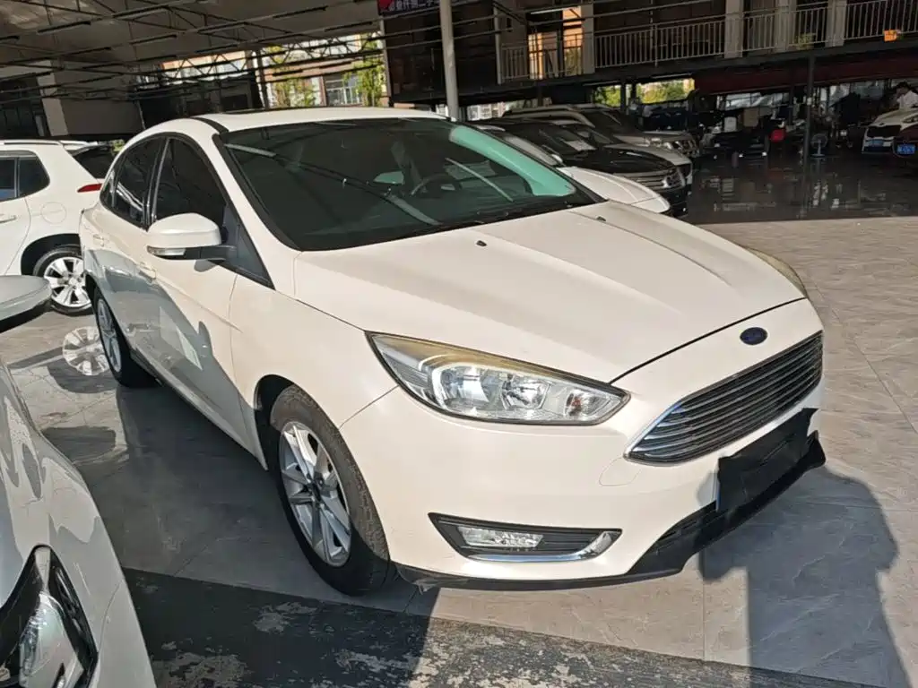 Фото 4 - Ford Focus