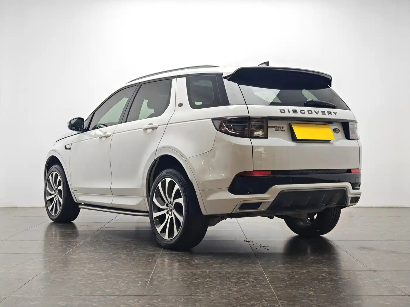 Land Rover Discovery Sport 2021 249PS R-Dynamic S Performance Edition фото 4