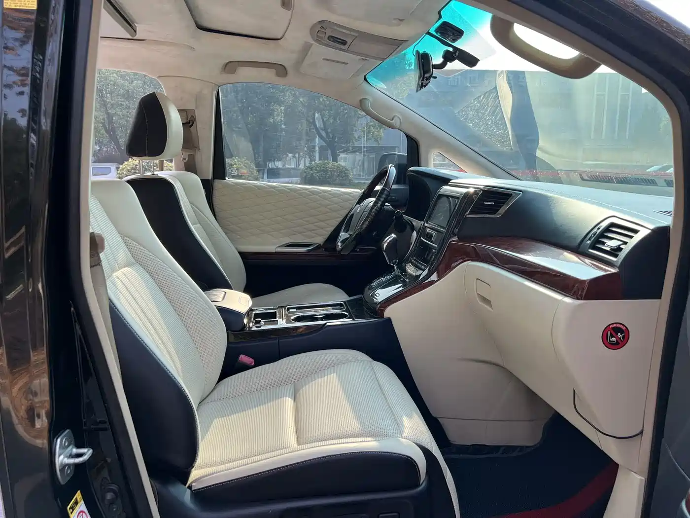 Toyota Alphard 2011 3.5L Luxury Edition фото 18