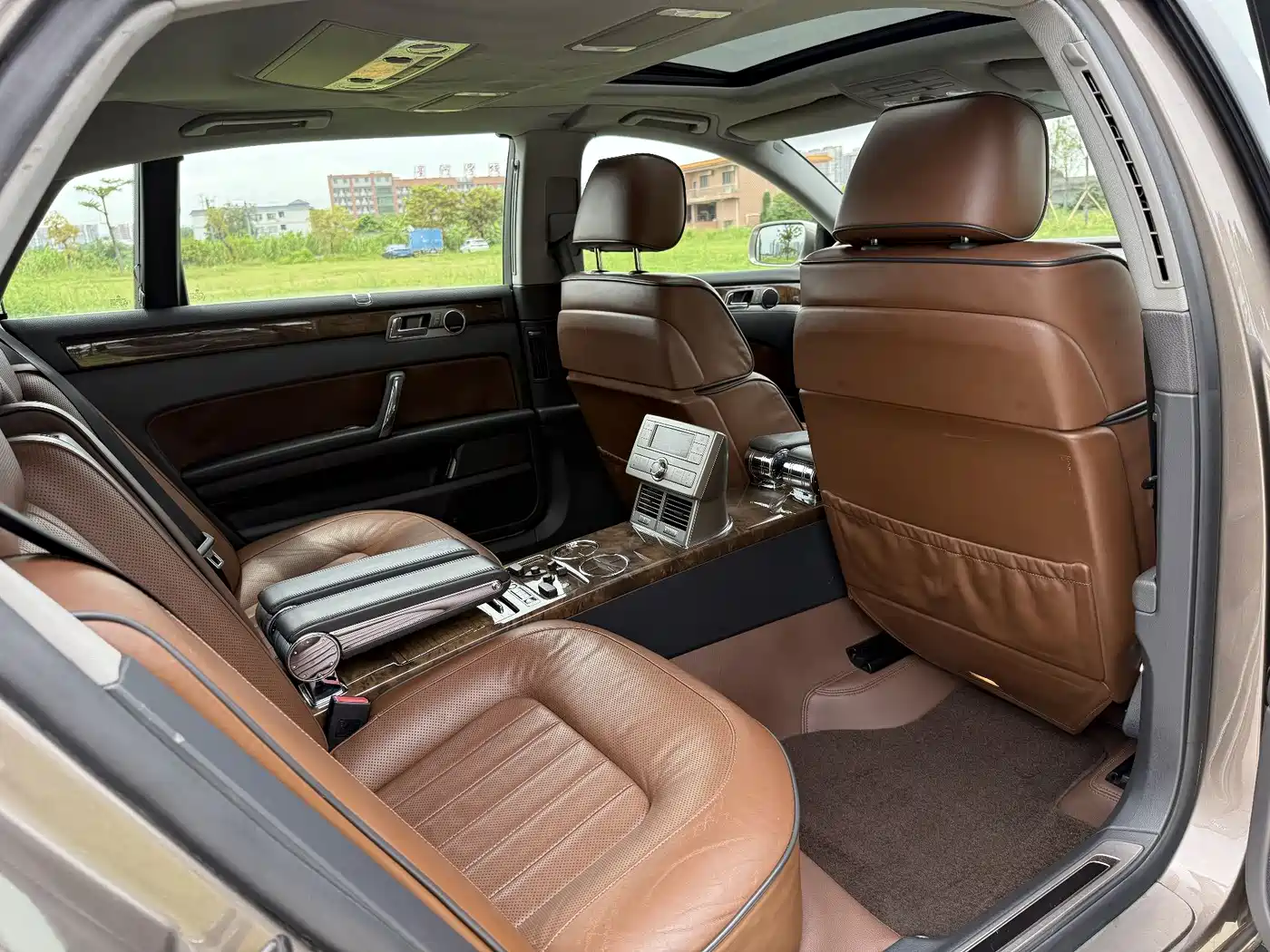 Volkswagen Phaeton 2012 2011 3.6L V6 4-seat Long Wheelbase Individual
