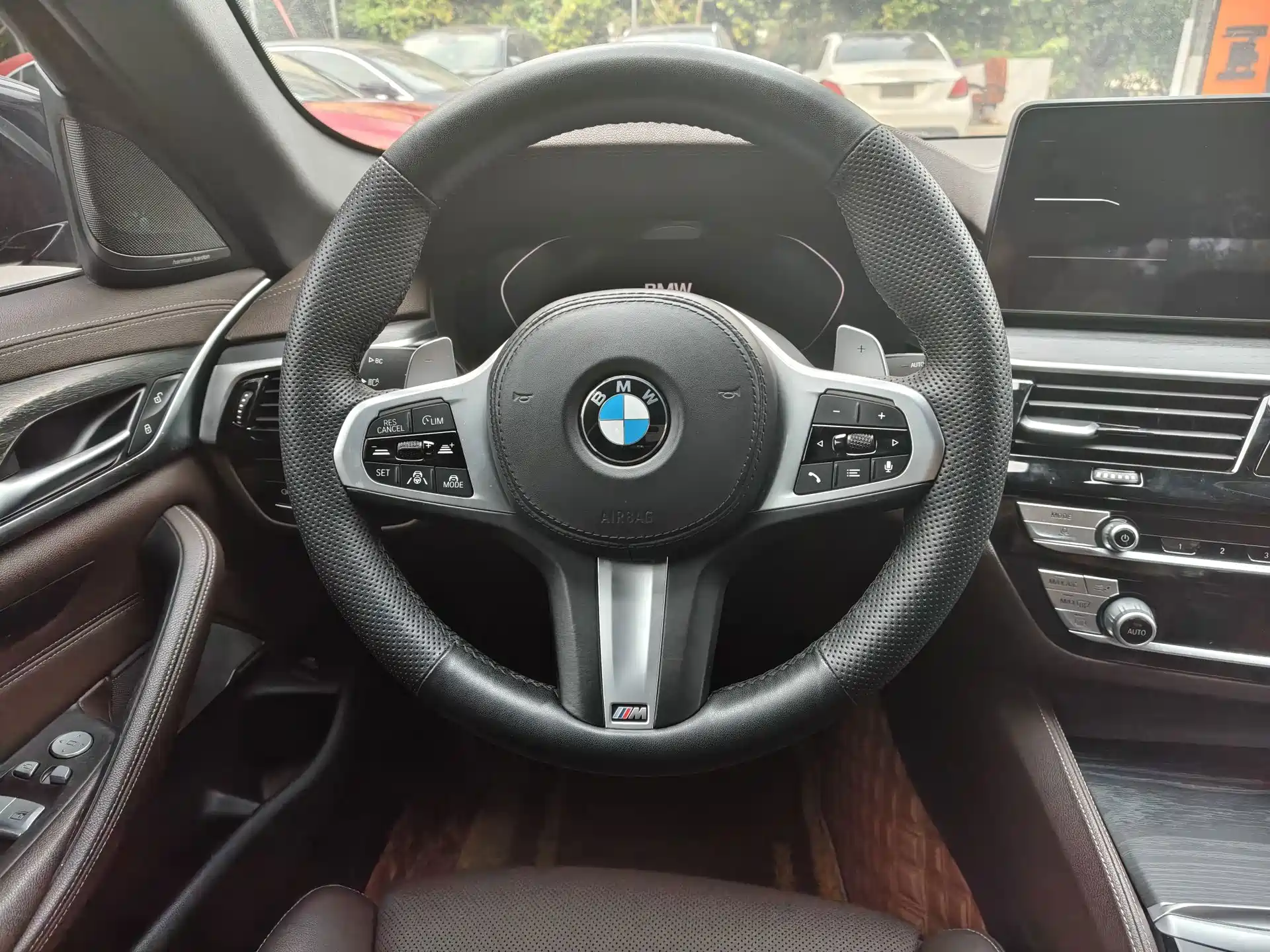 Photo 16 - BMW 5 Series