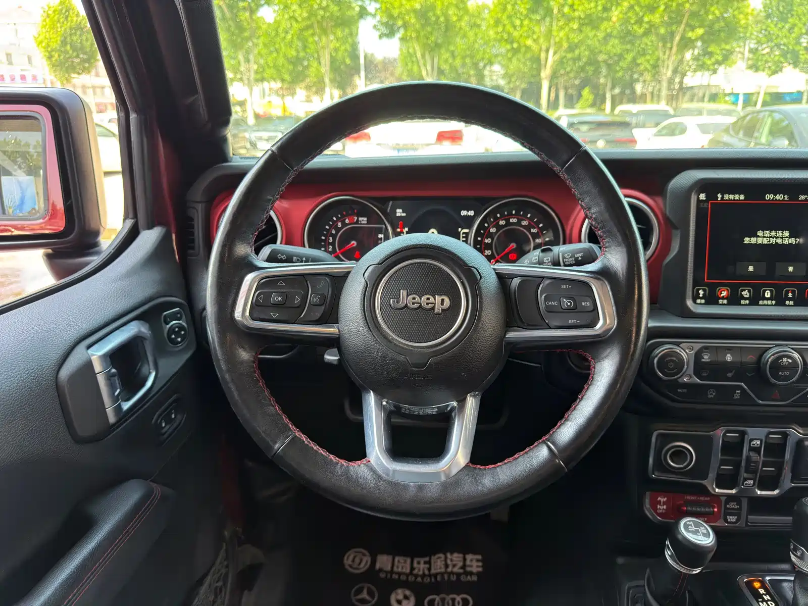 Фото 12 - Jeep Wrangler