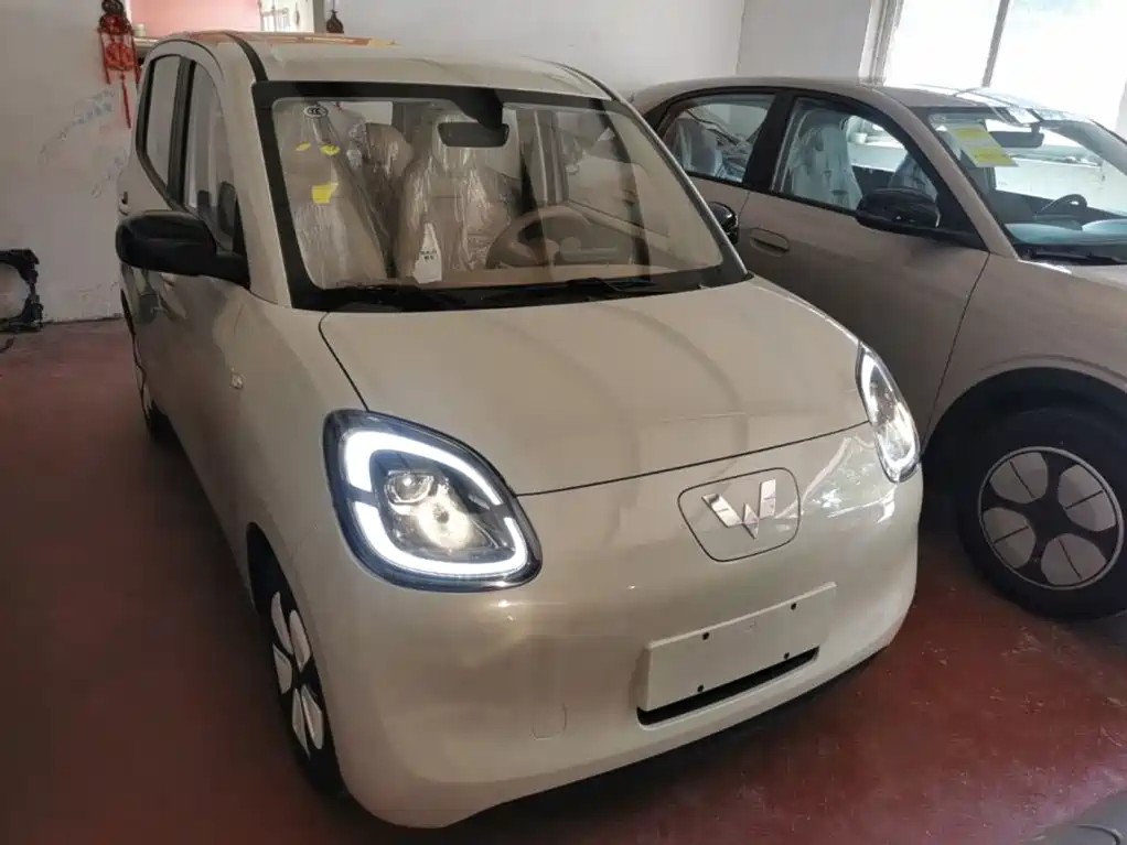 Wuling Motors Hongguang MINIEV 2026 2025 4-Door Advanced