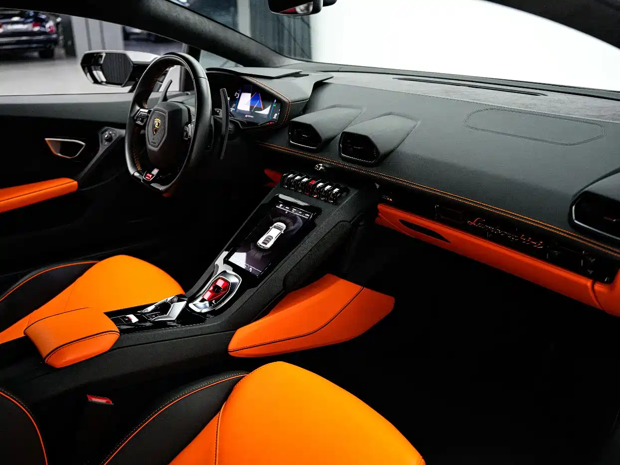 LAMBORGHINI HURACÁN