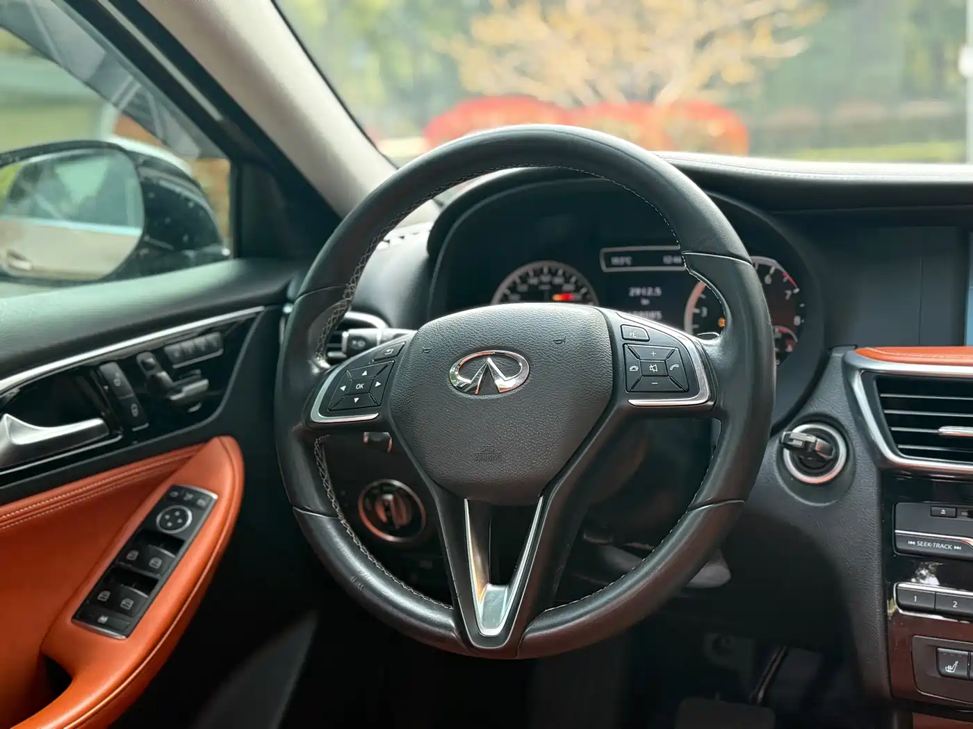 Infiniti QX30 2017 2.0T 4WD Sport Edition фото 7