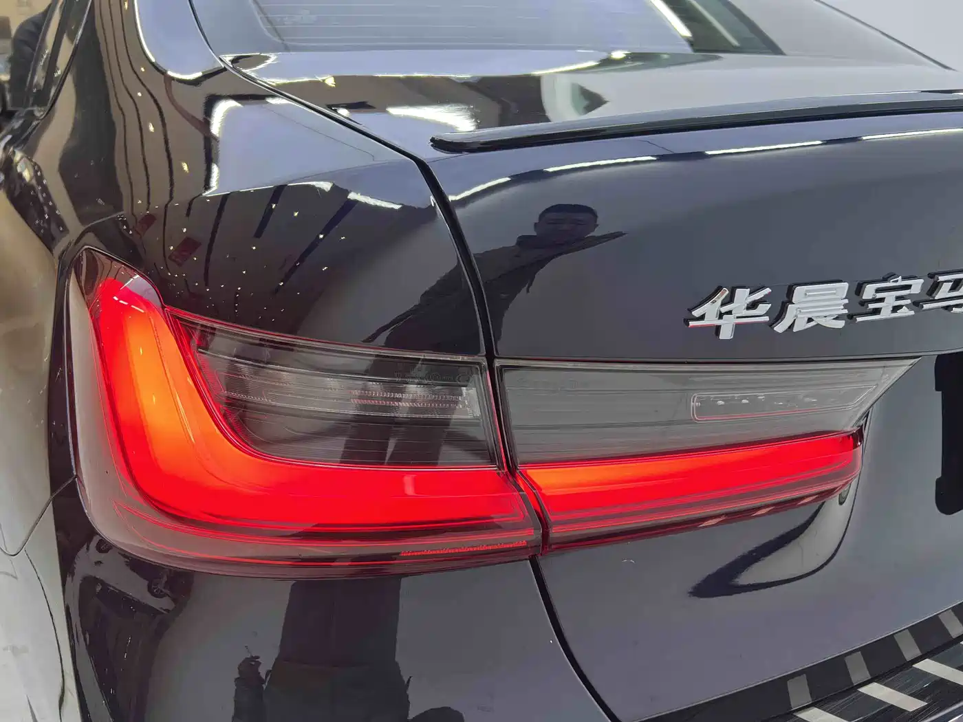 BMW 3 Series 2025 330Li M Sport Night Edition фото 8
