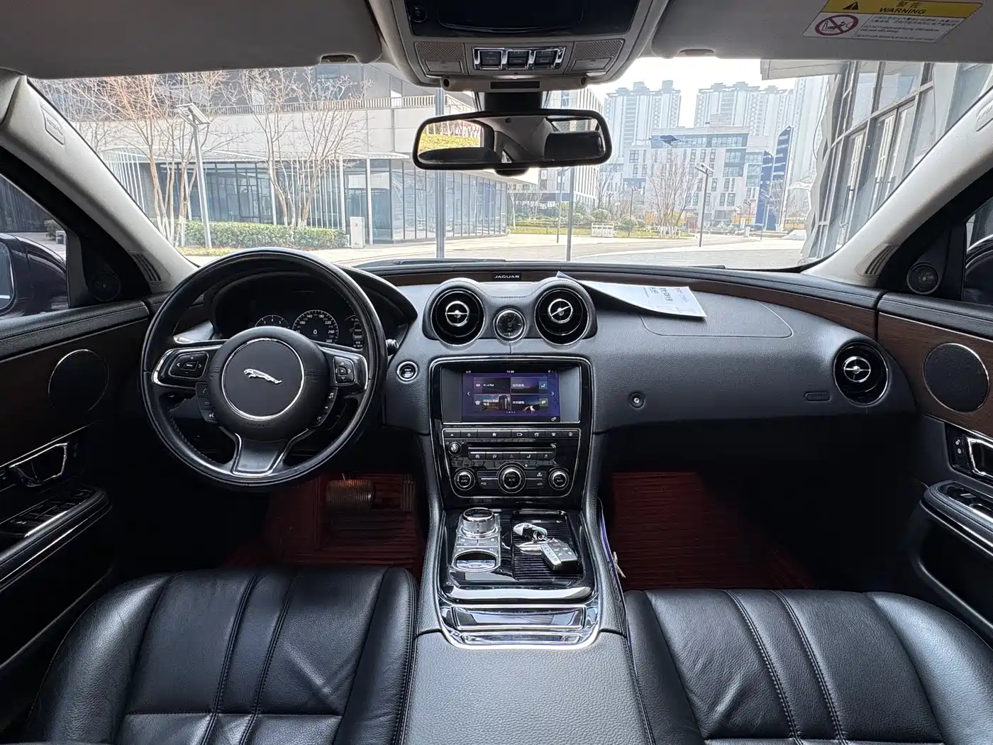 JAGUAR XJ