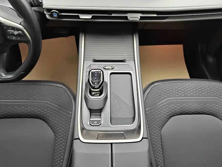 Фото 16 - Ford Edge