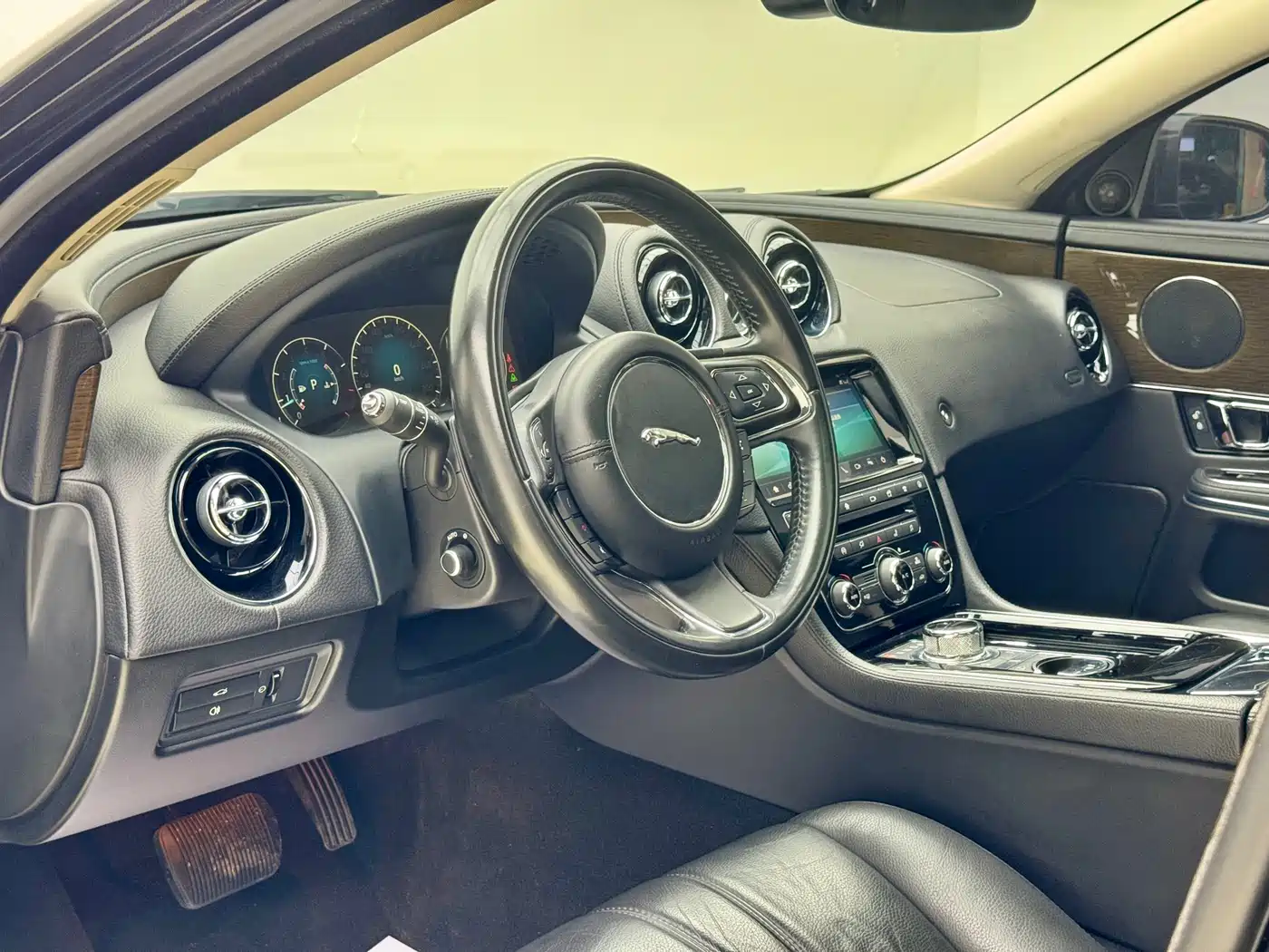 Jaguar XJ 2019 2018 XJL 3.0 SC 2WD Elegant Business Edition