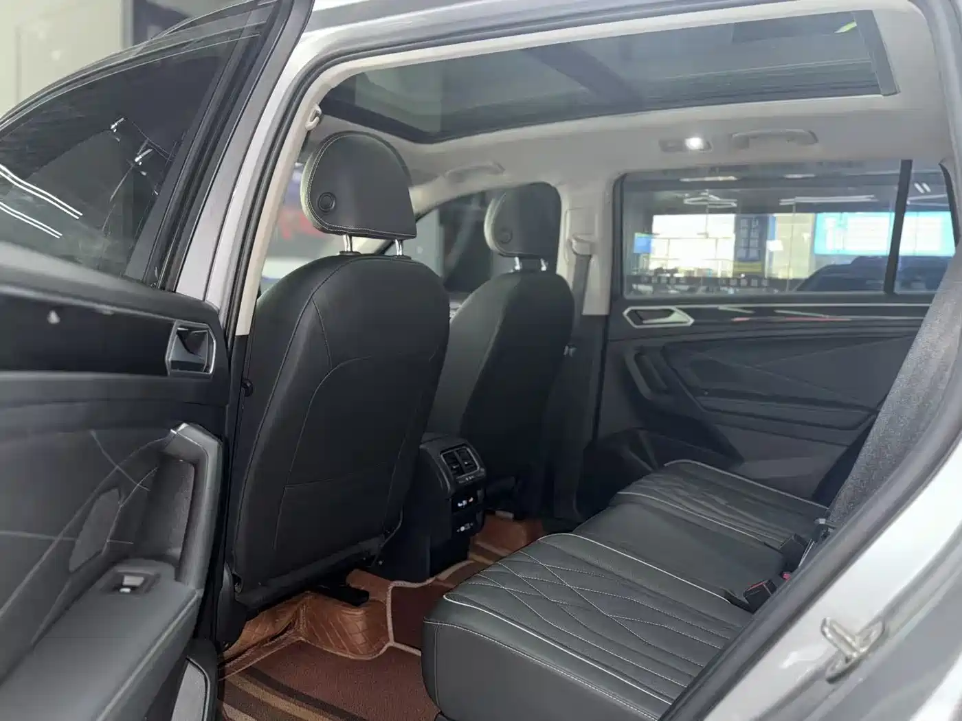 Volkswagen Tiguan L 2022 330TSI Automatic 2WD Smart Edition фото 6