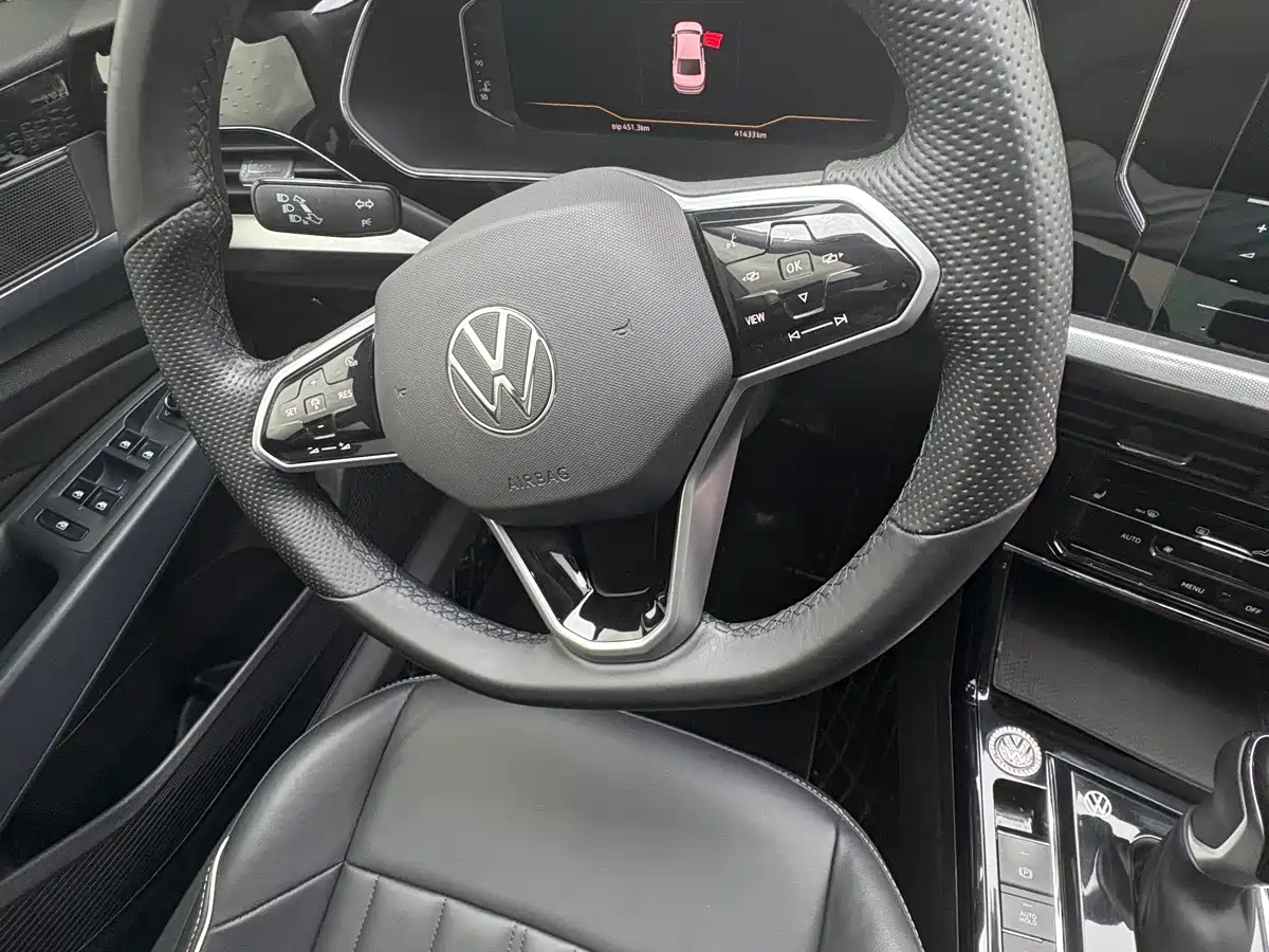 Photo 10 - Volkswagen Passat