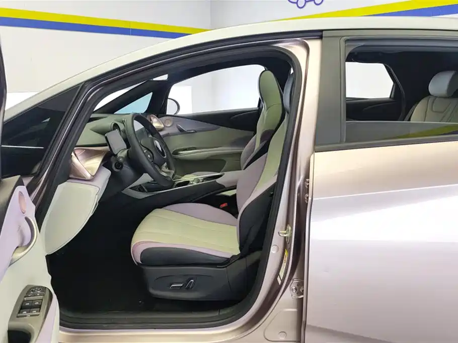BYD Dolphin 2022 2021 Model 405km Fashion Edition